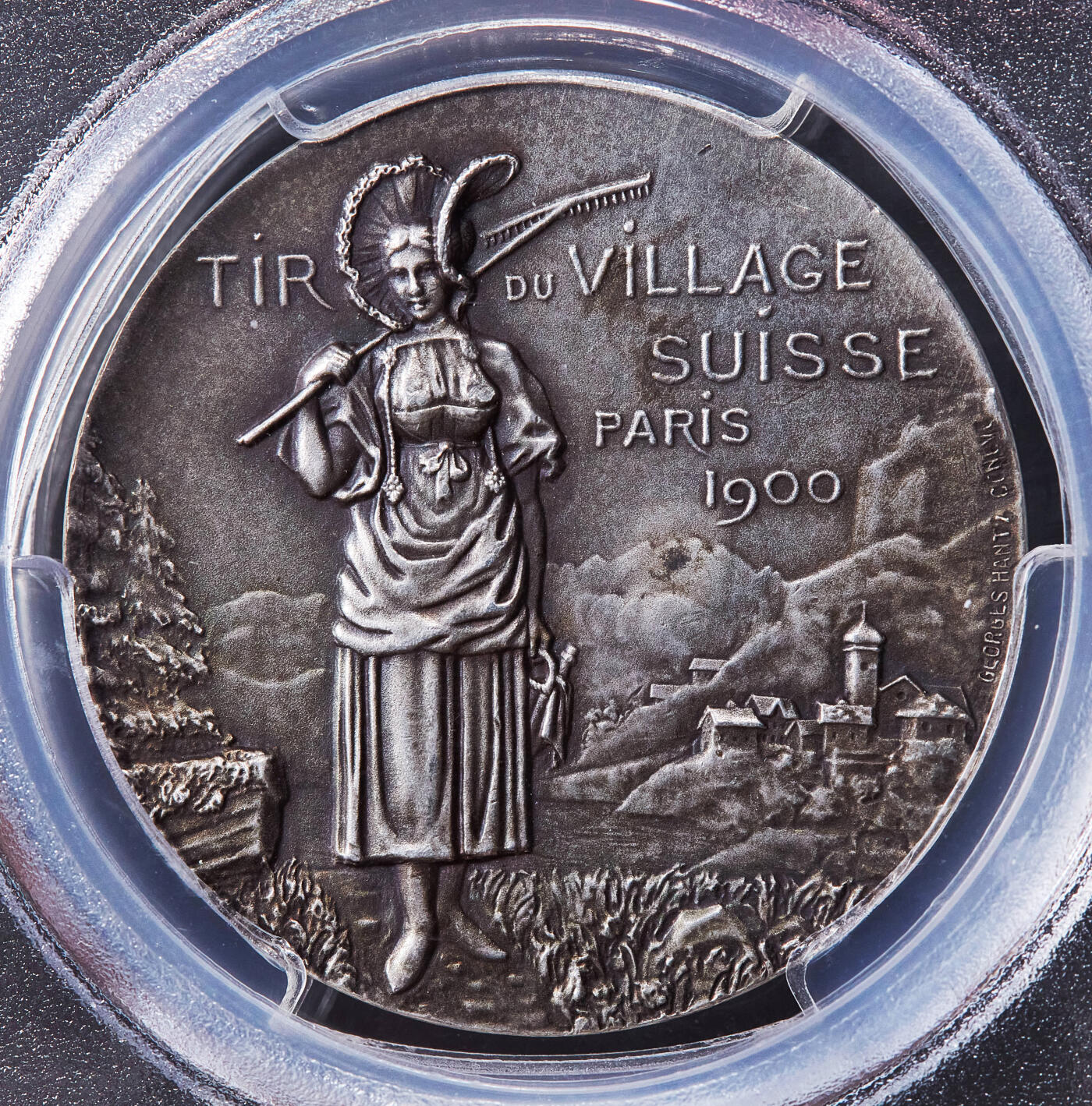【俄甄集藏】2026年(050)04-01星期三 晚 19:30 全场包邮 瑞士1900年射击协会海尔维蒂亚女神头像乡村射击主题巴黎世博会参展大银章，PCGS SP62，原味酱彩老包浆，高浮雕，雕刻家乔治·汉茨作品，少见品种