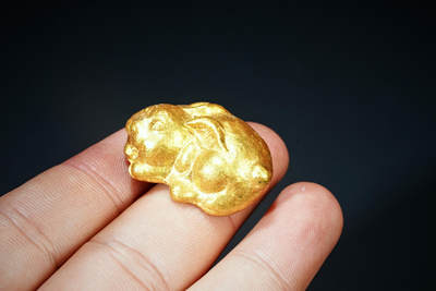 上海都达杂项专场102【全场包邮】  紫砂描金迷你兔茶宠摆件94-61