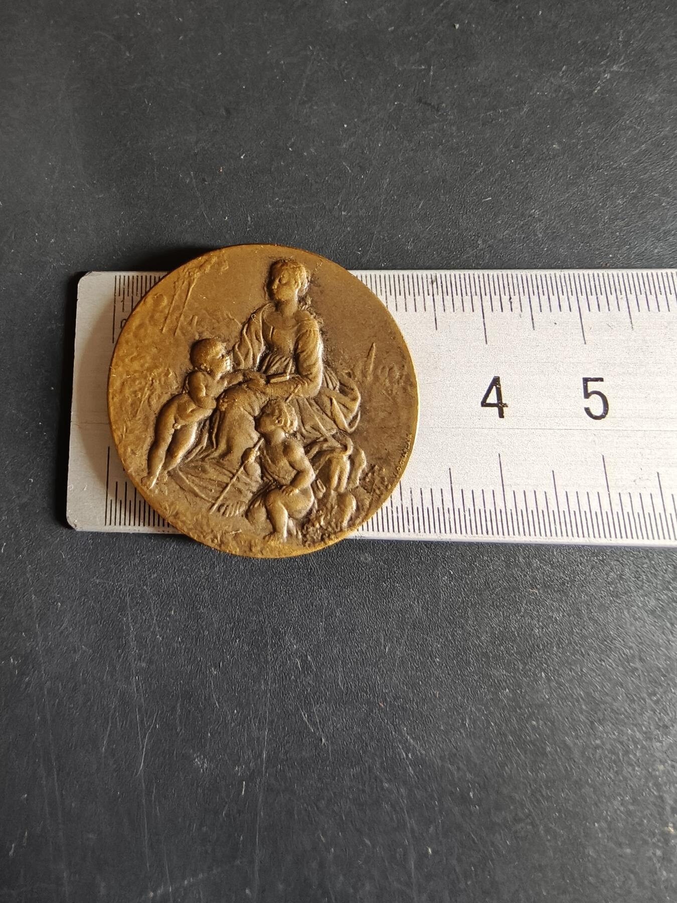 老王徽章第190期 法国丽嘉德尼尔百货公司成立100周年大铜章      原盒     直径33mm     重量15.3g