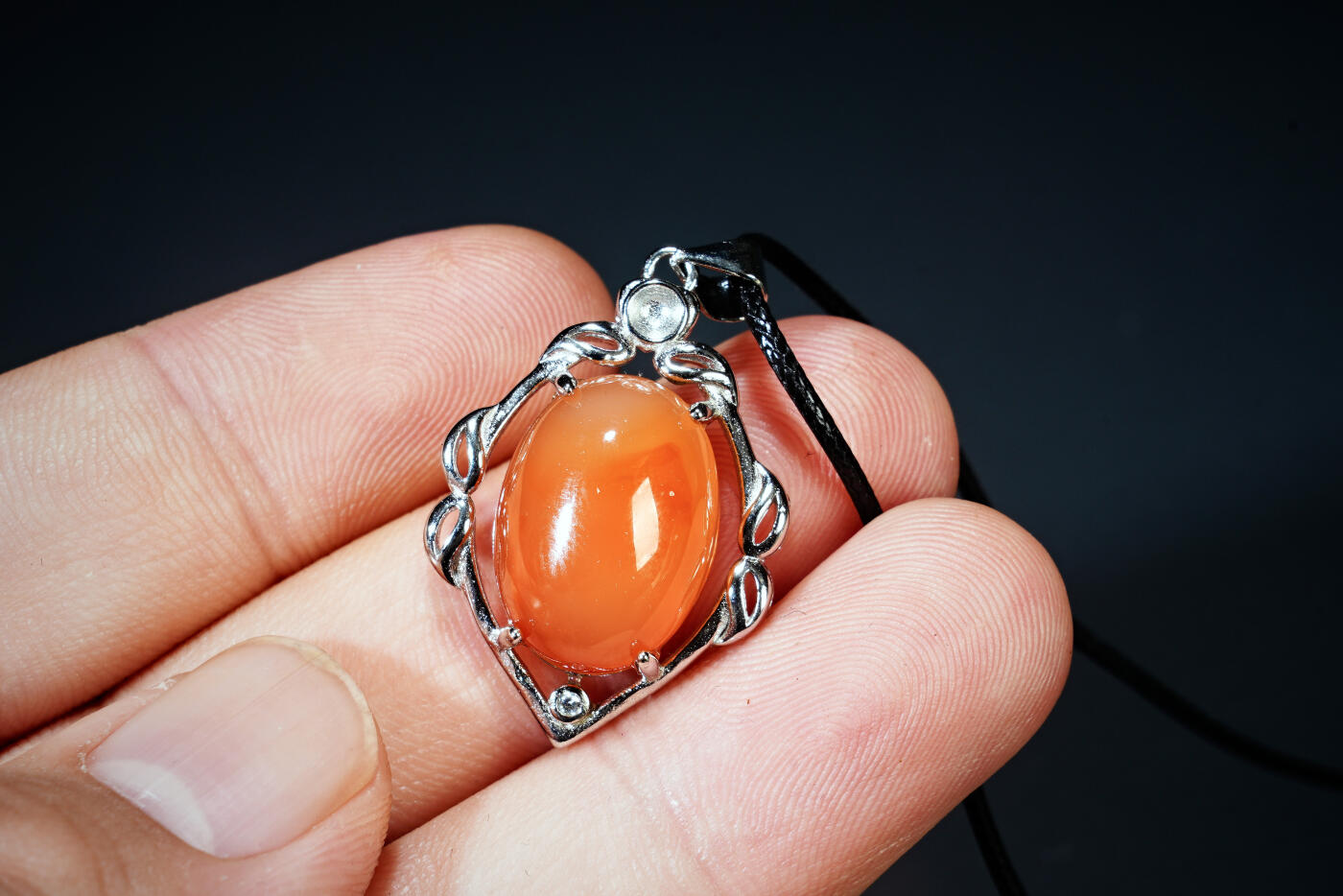 上海都达杂项专场六十九【全场包邮】 天然红玛瑙蛋面挂件94-161