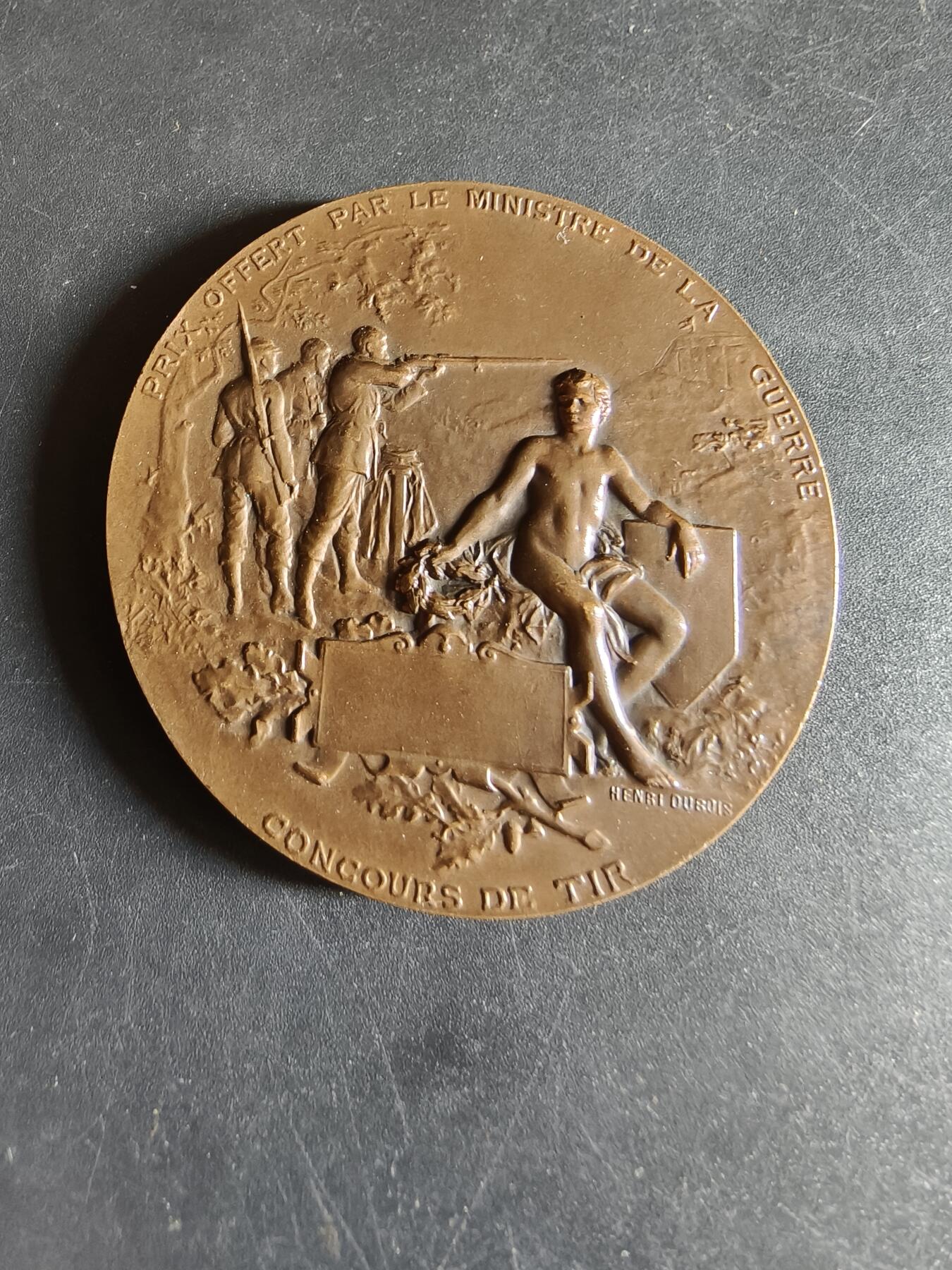 老王徽章第190期 法国战争部射击竞赛大铜章    戎装玛丽安娜    大师亨利·杜布瓦版本     原盒       直径50mm      重量60g