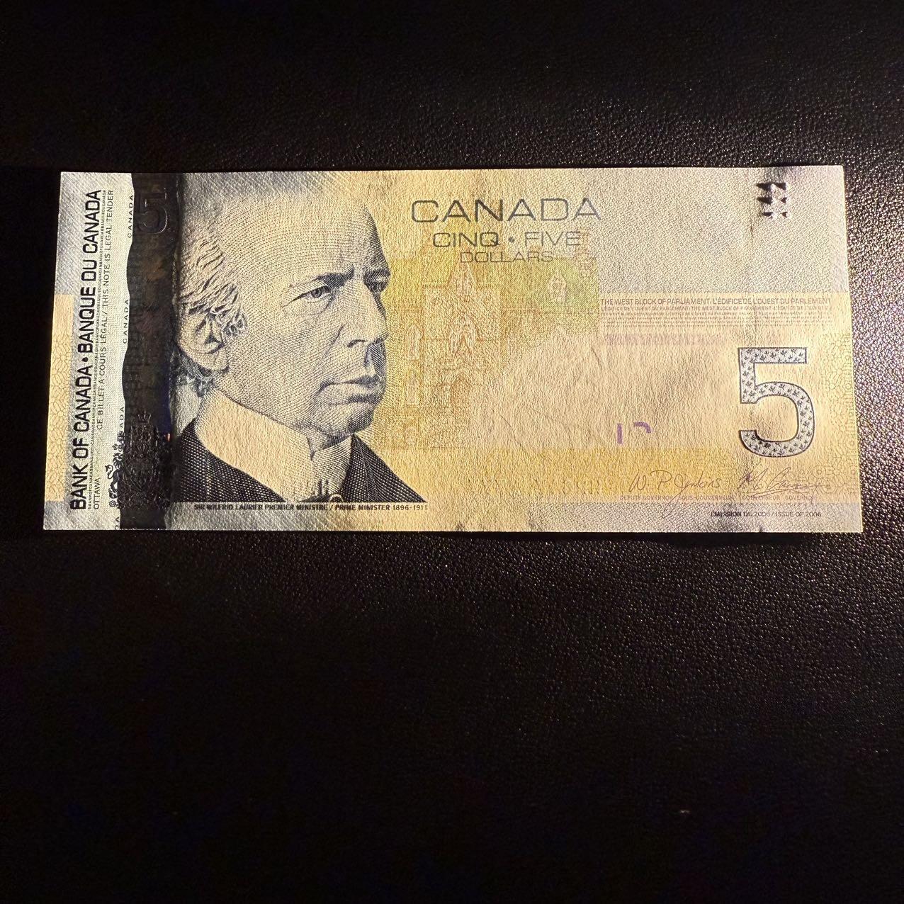 第16期 加拿大 2010年5元 豹子号 全新unc