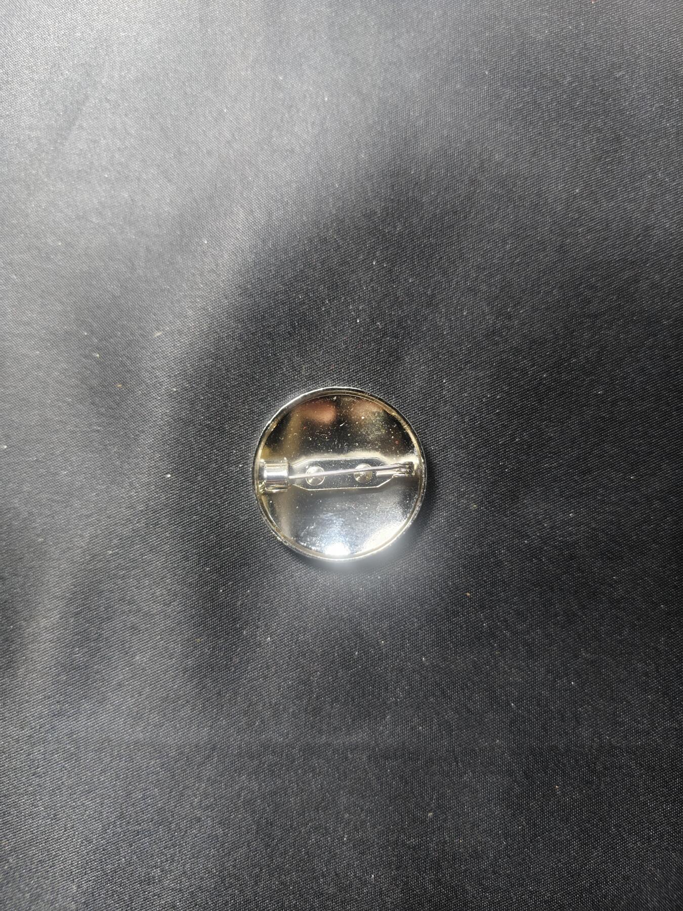 云宸嘉赏-勋臻文献佳藏优品精选场次（低佣 转发佣金红包） 中华人民共和国台湾地区不知名GM党党徽证章一枚