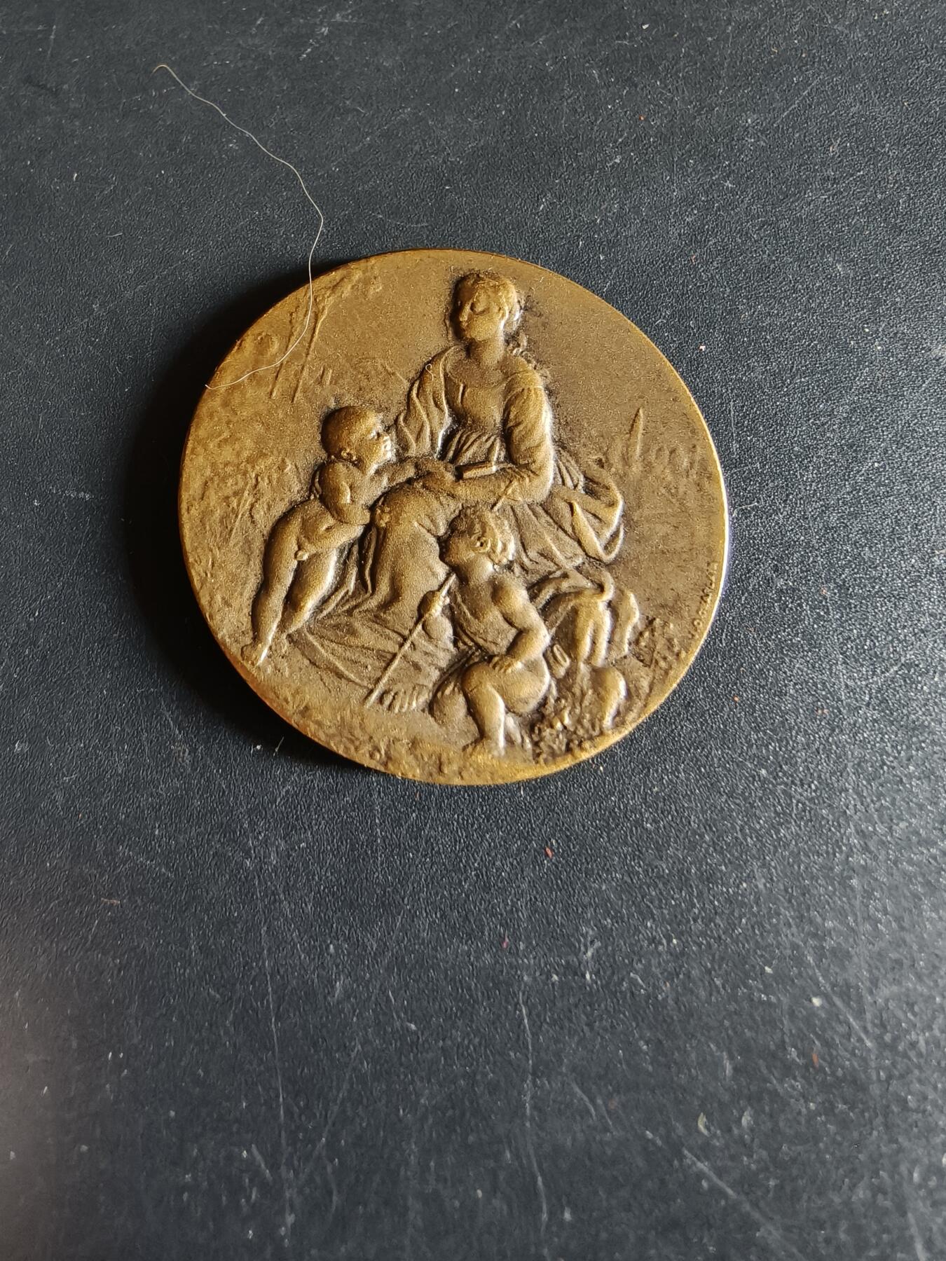 老王徽章第190期 法国丽嘉德尼尔百货公司成立100周年大铜章      原盒     直径33mm     重量15.3g