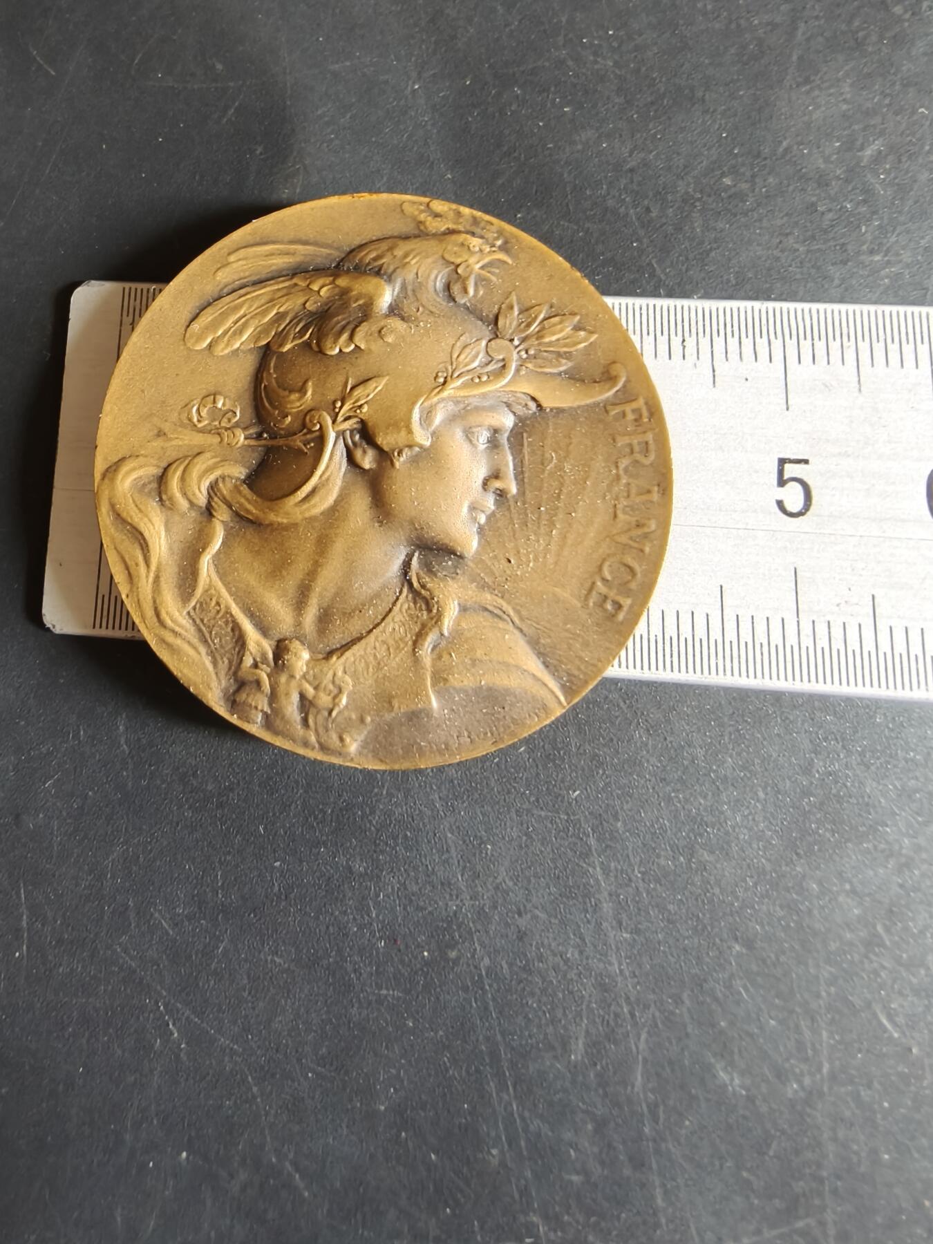 老王徽章第190期 法国中央工会委员会大铜章     原盒    公鸡头玛丽安娜      直径42mm     重量31g