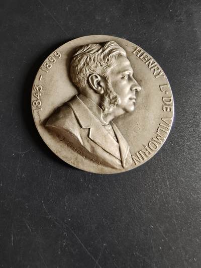 老王徽章第190期 - 法国巴黎种子和园艺公司镀银大铜章     大师里维特作品      直径50mm      重量59.1g