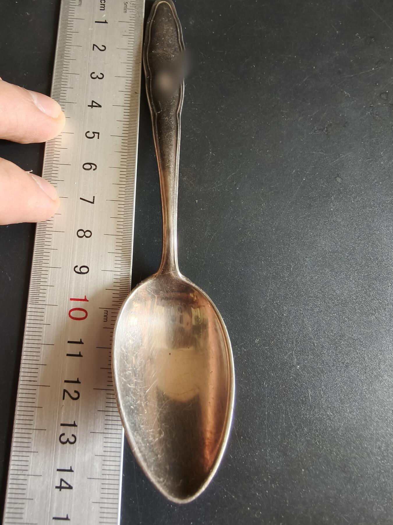 老王徽章第190期 德三镀银餐勺一组    原盒     带90厂标     长度约14cm     重量一组204.3g