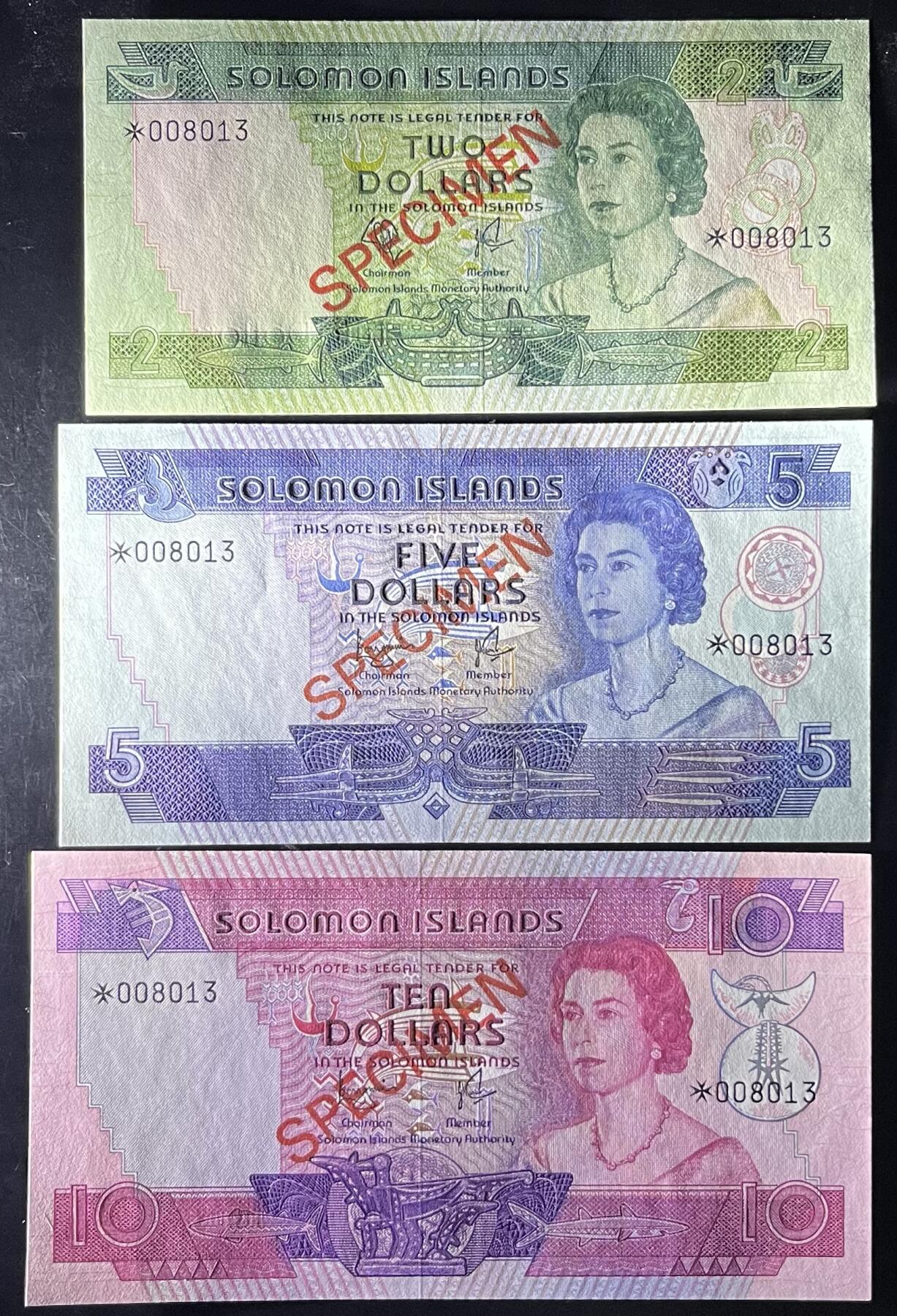 小福收藏拍卖第203期 裸钞场 本期有多张豹子号靓号 仅发行1000枚亚克力砖封蒙古20000图格里克帝国800周年纪念钞 瑞士200法郎 百慕大样钞洋葱冠全套 巴林首版大全套 卡塔尔四张套 越南 保加利亚 马其顿等多国精美纸币 所罗门群岛 1977年 2 5 10元 样钞 全同号008013 有证书和封套 3张套 unc