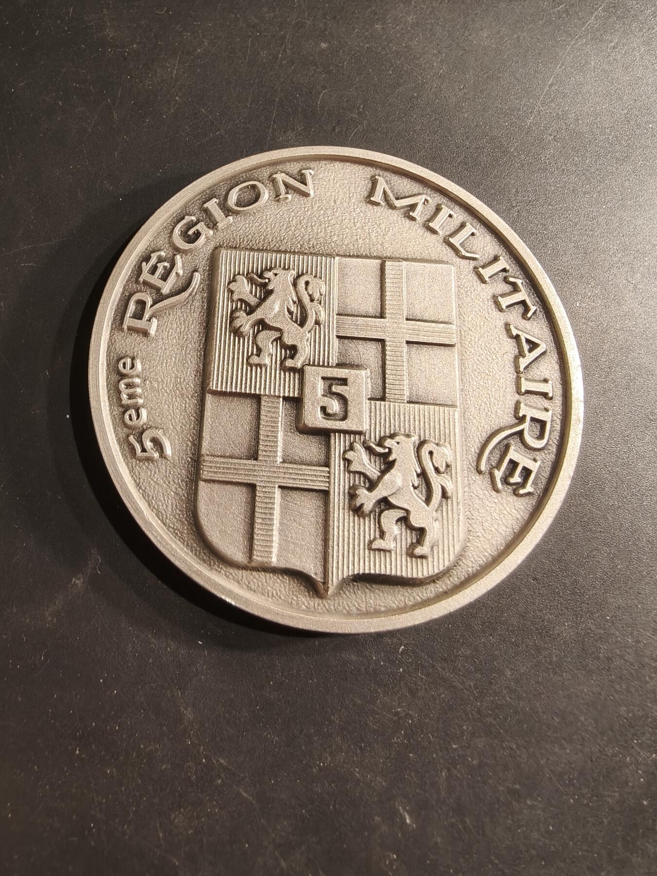 老王徽章第190期 法国陆军第5军区镀银大铜章     直径72mm    重量194.6g