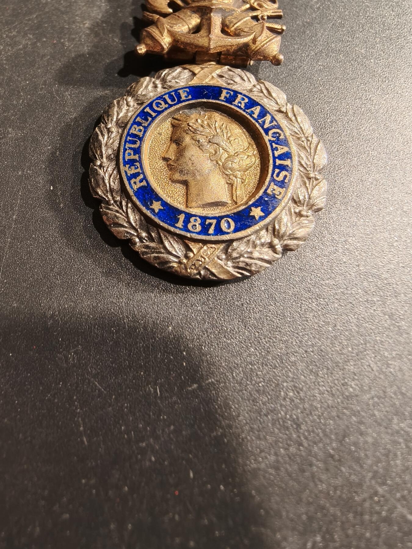 老王徽章第190期 法国军事奖章    三共时期    950银镀金珐琅     20g
