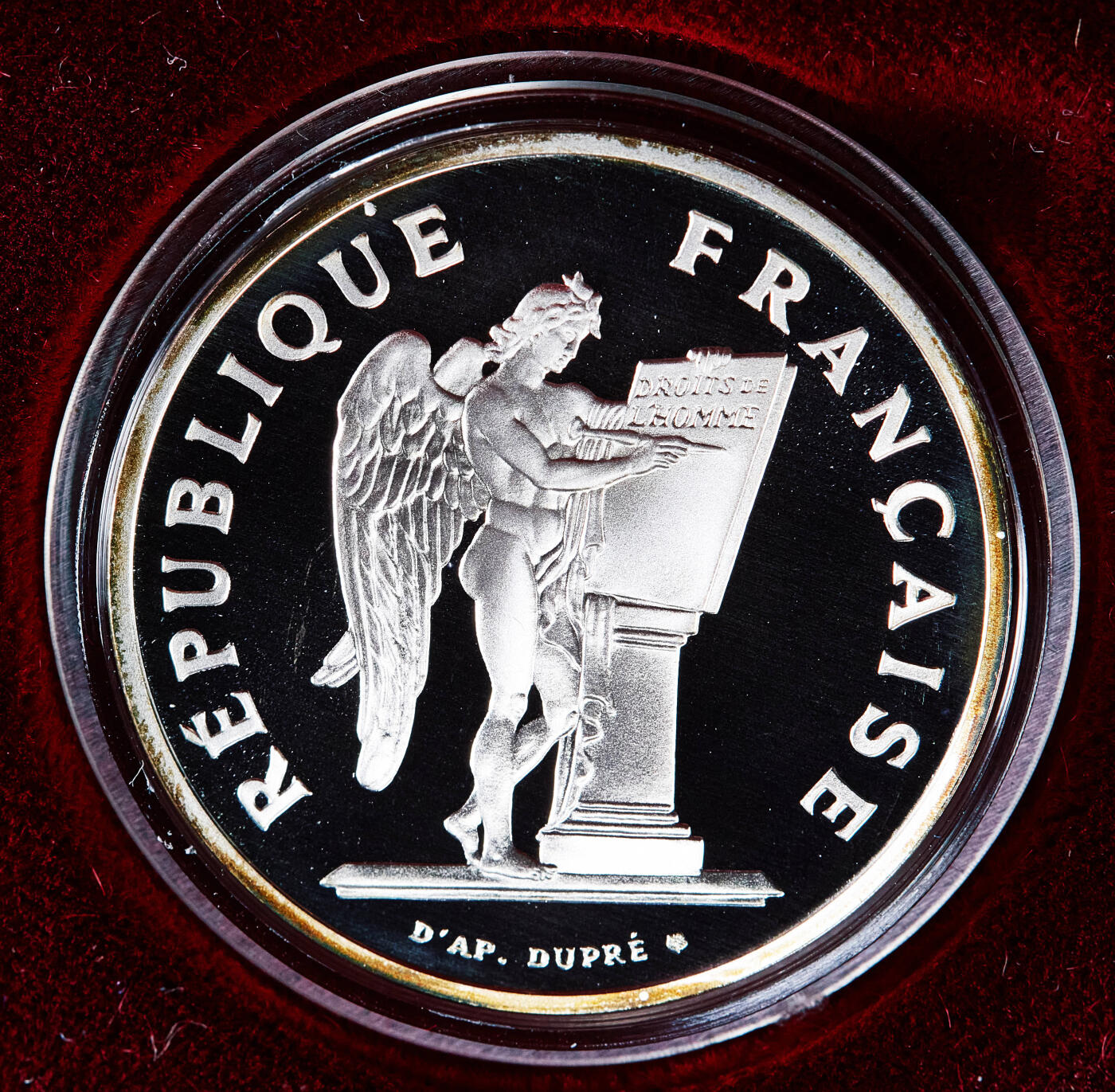 【俄甄集藏】2026年(050)04-01星期三 晚 19:30 全场包邮 法国1989年纪念《人权宣言》颁布200周年100法郎精制银币，原盒证，重15克，950银，发行量40000枚