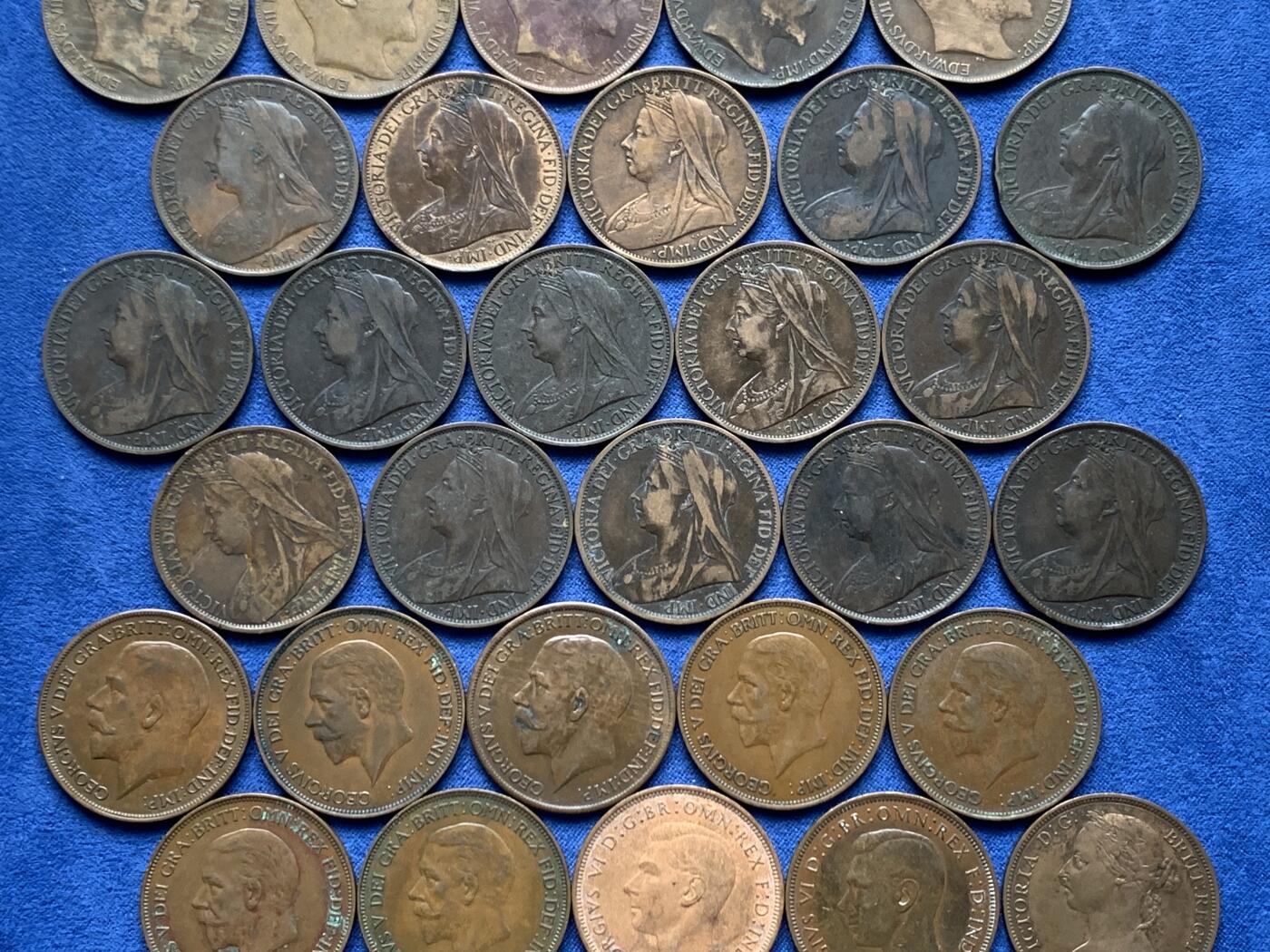 《竞宝斋》第475场 周日，周一 2场连拍 （全场包邮）欢迎送拍 51枚一组 英国1便士铜币 各个年份 品种丰富 总重479.4克