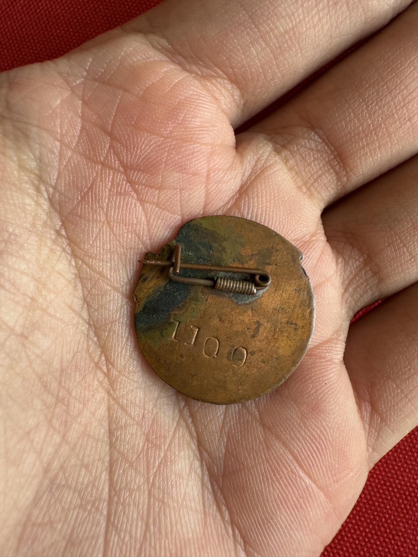 五哥徽章群   29号周日晚上八点4群联拍 铜章