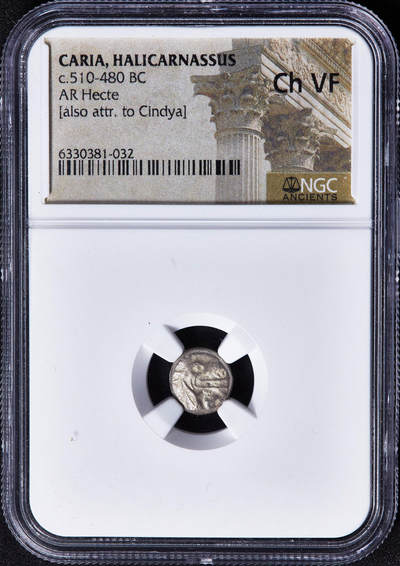 【俄甄集藏】2026年(050)04-01星期三 晚 19:30 全场包邮 - 古希腊卡利亚哈利卡纳苏斯城公元前510-480年海怪克托斯1赫卡特古风银币，NGC ChVF，哈利卡纳苏斯城发行，正面有着羽状鬓毛与长吻的海怪克托斯，张口吐舌满口利齿，背面四格内凹中间芒星，直径：11mm，保存尚佳，底光犹存