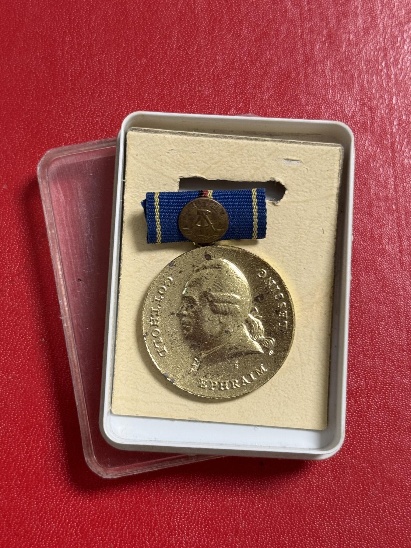 韵星假日军品类拍卖第50期 民主德国金级莱辛奖章带原盒