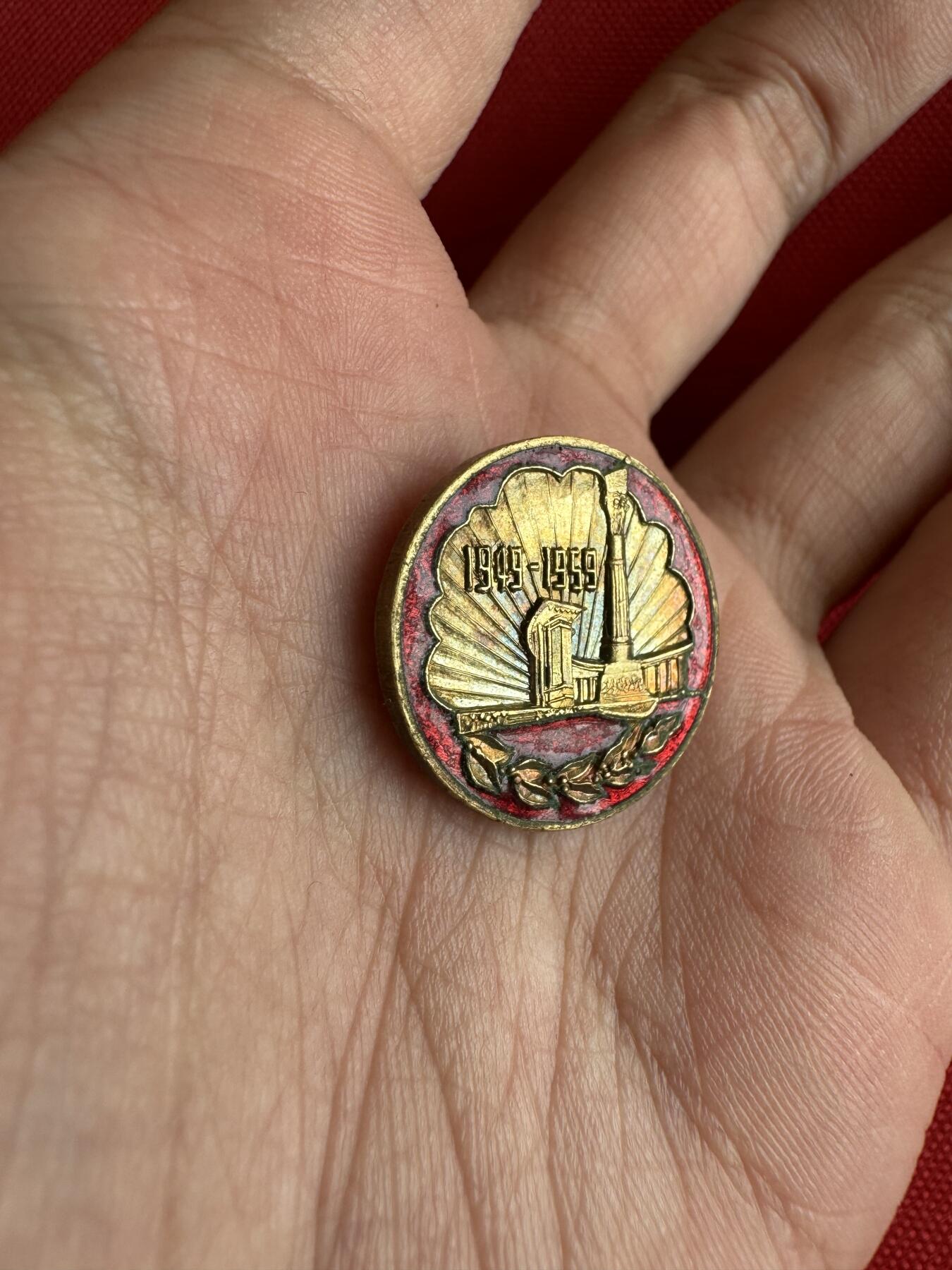 五哥徽章群   29号周日晚上八点4群联拍 铜章