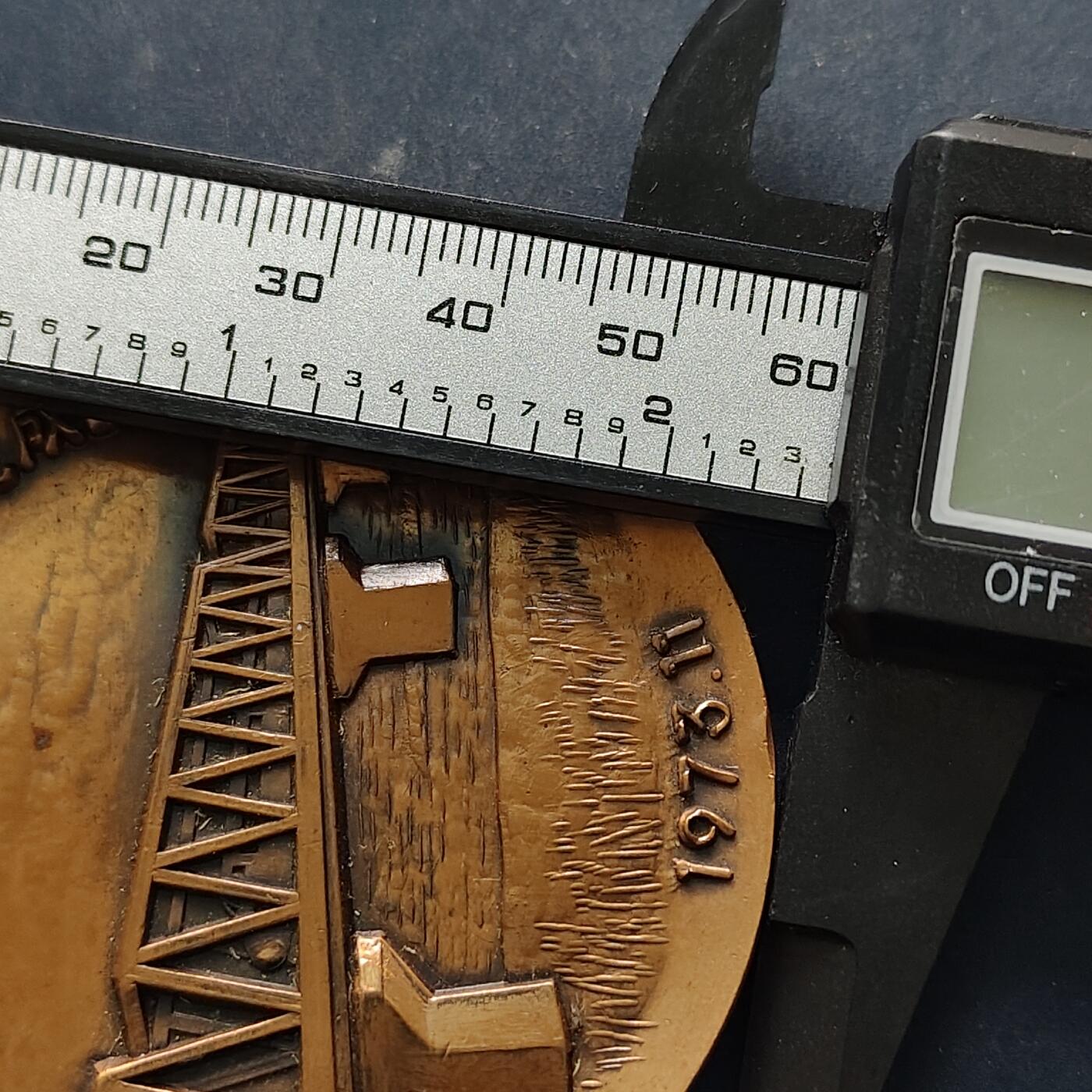 【全场包邮】纯粹捡漏拍516场【专场】 【纪念章】日本1973年东北新干线利根川桥梁完成纪念章