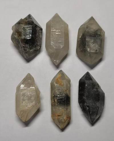 七河·水晶矿标化石杂件小拍（总第43期）（周四结标） - 藏家出品X723（11） 比较大个头的云贵闪灵水晶原石，一组 6 件 