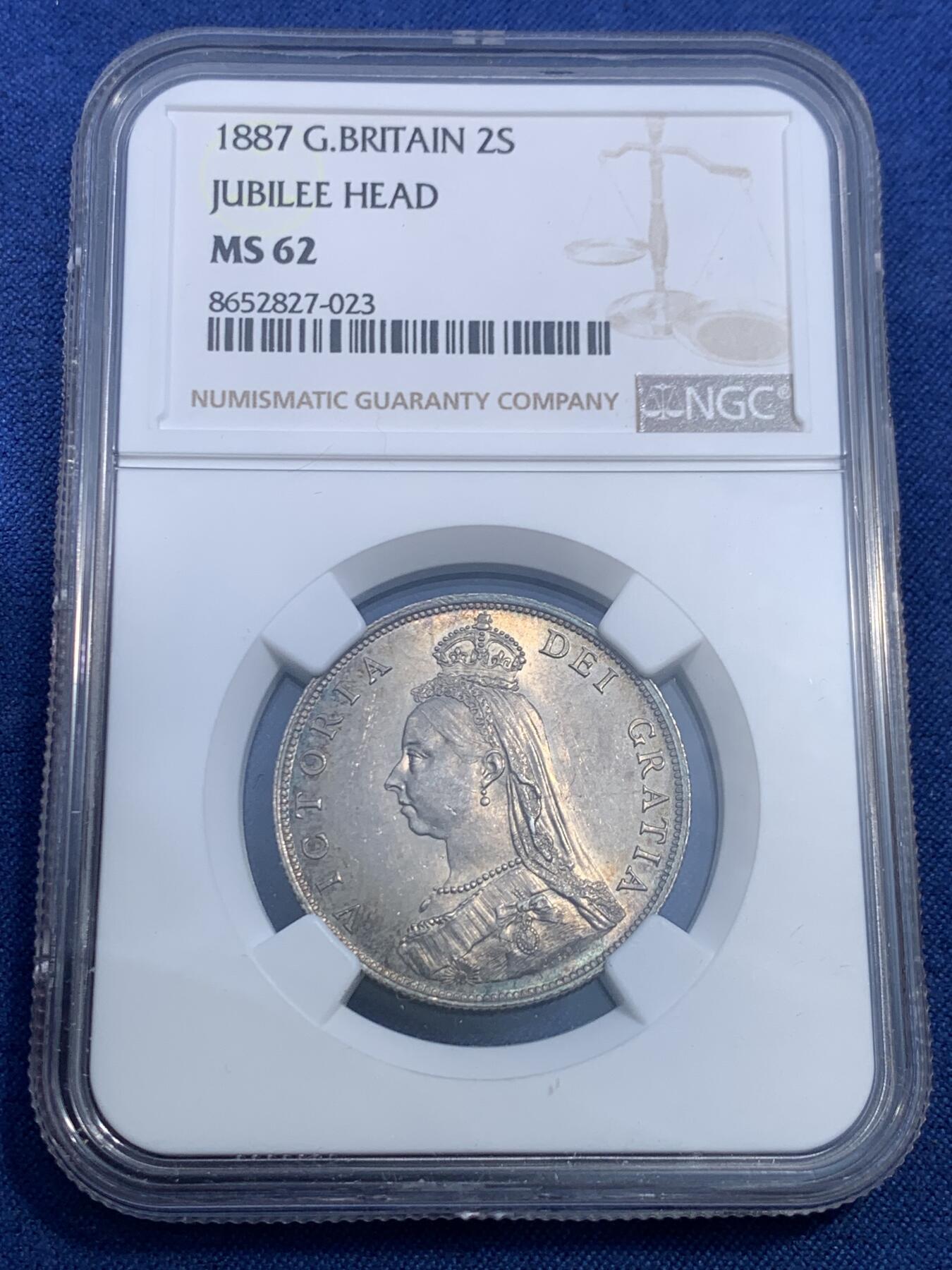 《竞宝斋》第475场 周日，周一 2场连拍 （全场包邮）欢迎送拍 NGC MS62 英国1887年高冠1弗洛林银币，淡包浆，转光不错