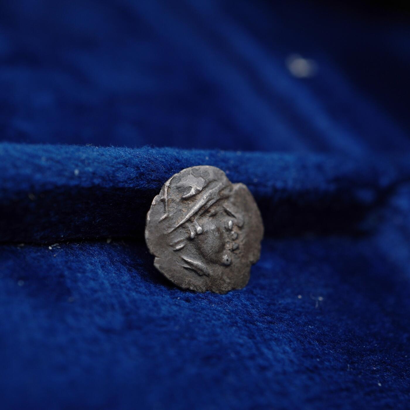 琋语集藏2026年04月欧洲古典打制币拍卖 月氏仿巴克特里亚攸克拉提底斯一世奥波银币