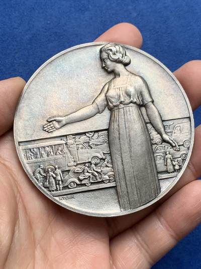 《竞宝斋》第475场 周日，周一 2场连拍 （全场包邮）欢迎送拍 - 名家名作 法国预防道路安全镀银大铜章 183.1克 71.5mm 丰饶角铜标 带盒