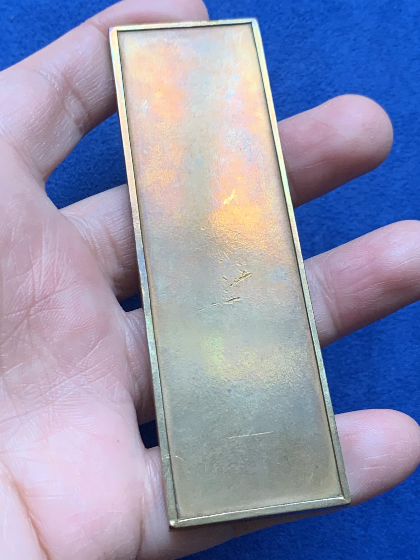 《竞宝斋》第475场 周日，周一 2场连拍 （全场包邮）欢迎送拍 法国《浴女》高浮雕异形铜章，TURIN大师名作，美人沐浴，身段婀娜美好。20世纪初新艺术运动的代表性作品，原铸丰饶角铜标。闲鱼上裸章价要2500元以上，且多为70年代后铸。139.5克，100.6*31.3mm，丰饶角铜标。