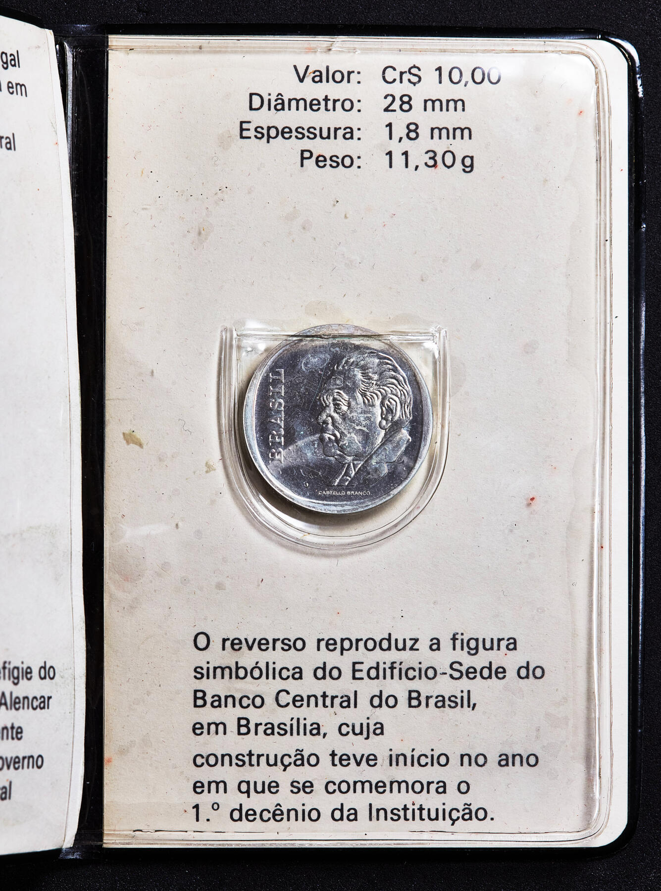 【俄甄集藏】2026年(050)04-01星期三 晚 19:30 全场包邮 巴西1975年前总统、陆军元帅卡斯特洛·布兰科头像纪念中央银行成立10周年10克鲁赛罗银币，册装，重11.3克，800银，发行量20000枚，曾大量回收熔毁，存世量稀少