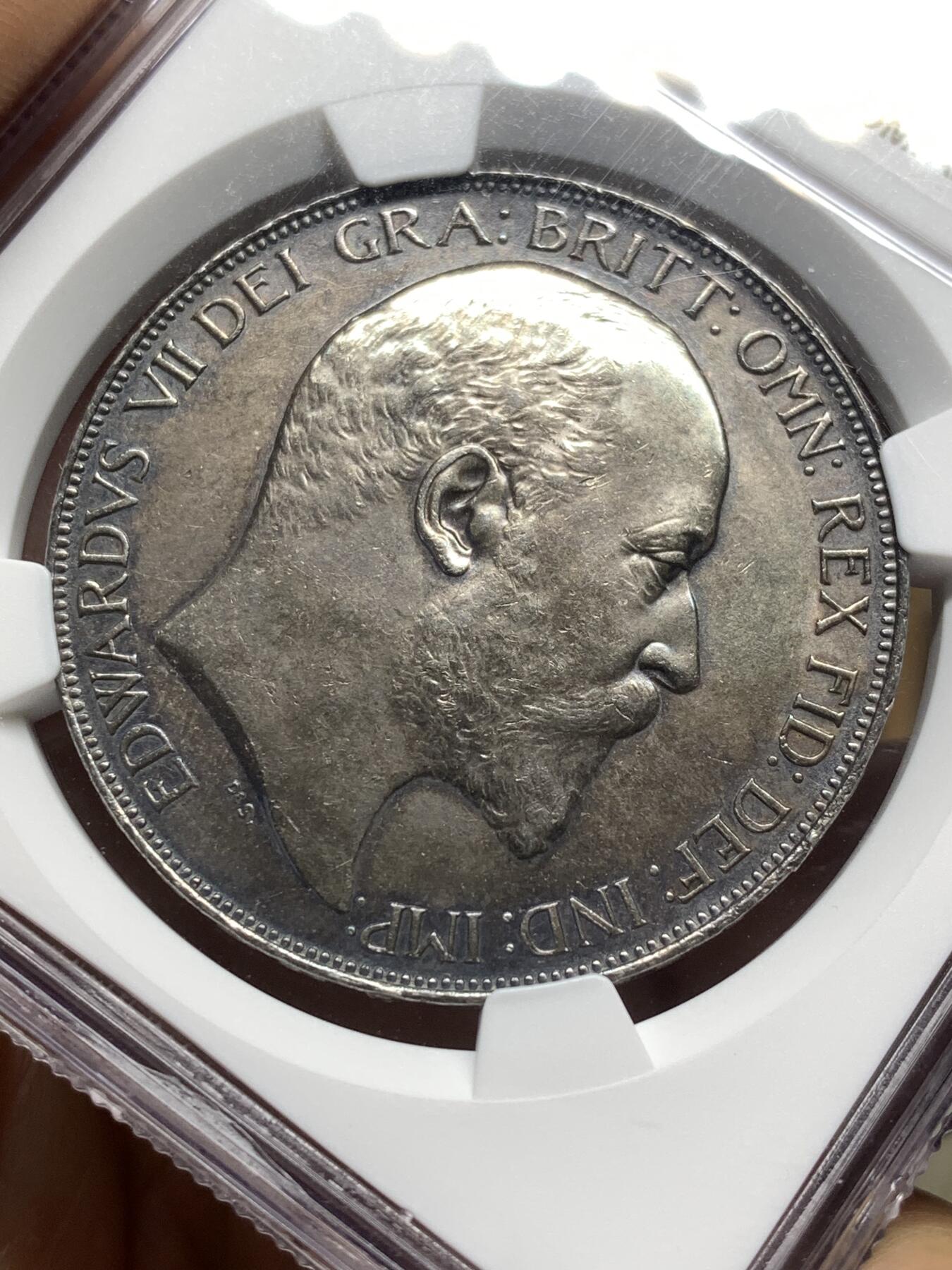 《竞宝斋》第475场 周日，周一 2场连拍 （全场包邮）欢迎送拍 NGC MS63 英国1902年爱德华七世马剑一克朗 双面深彩包浆