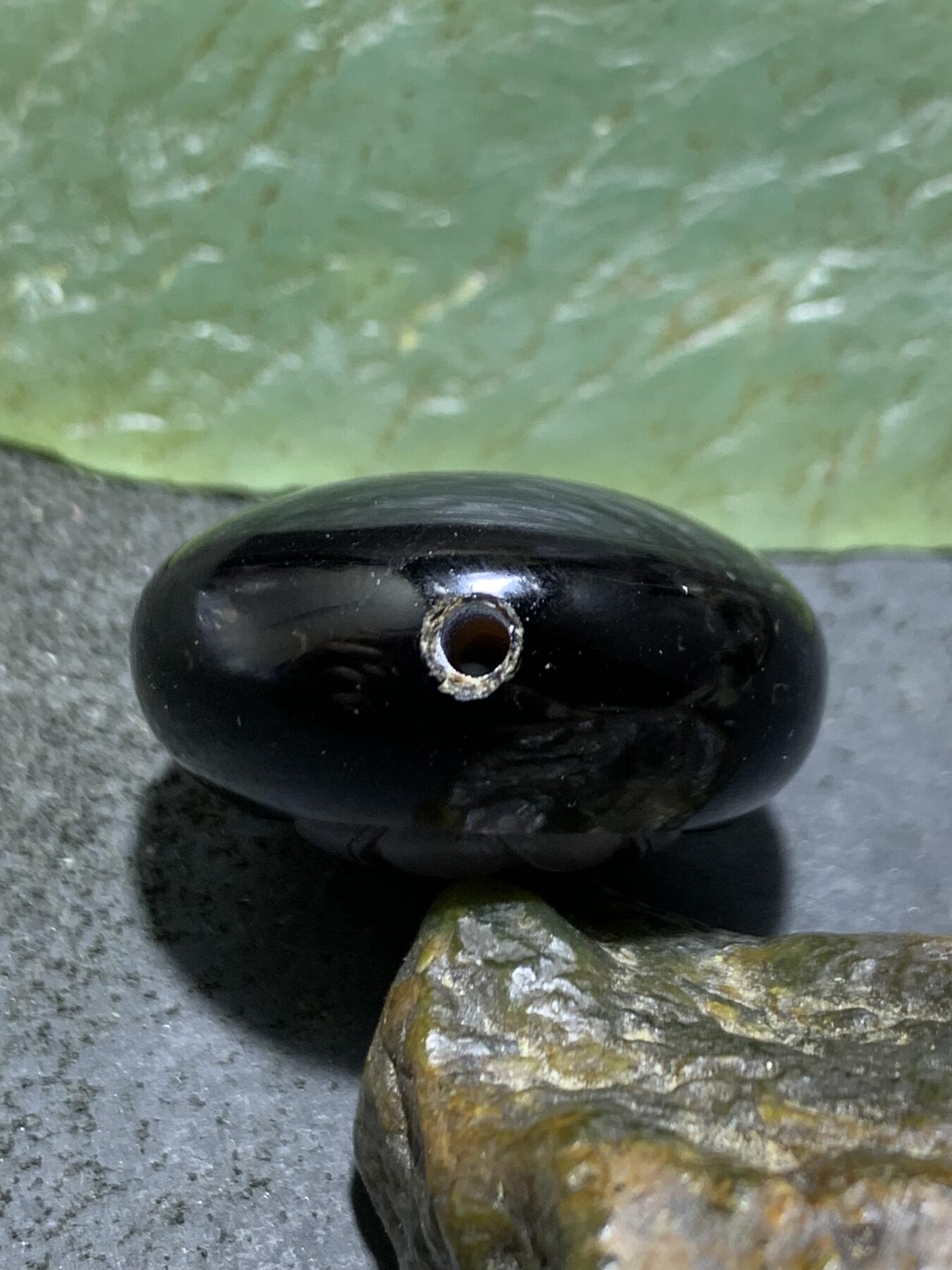 精品药师玛瑙手工雕刻荷花板珠（背云）一颗