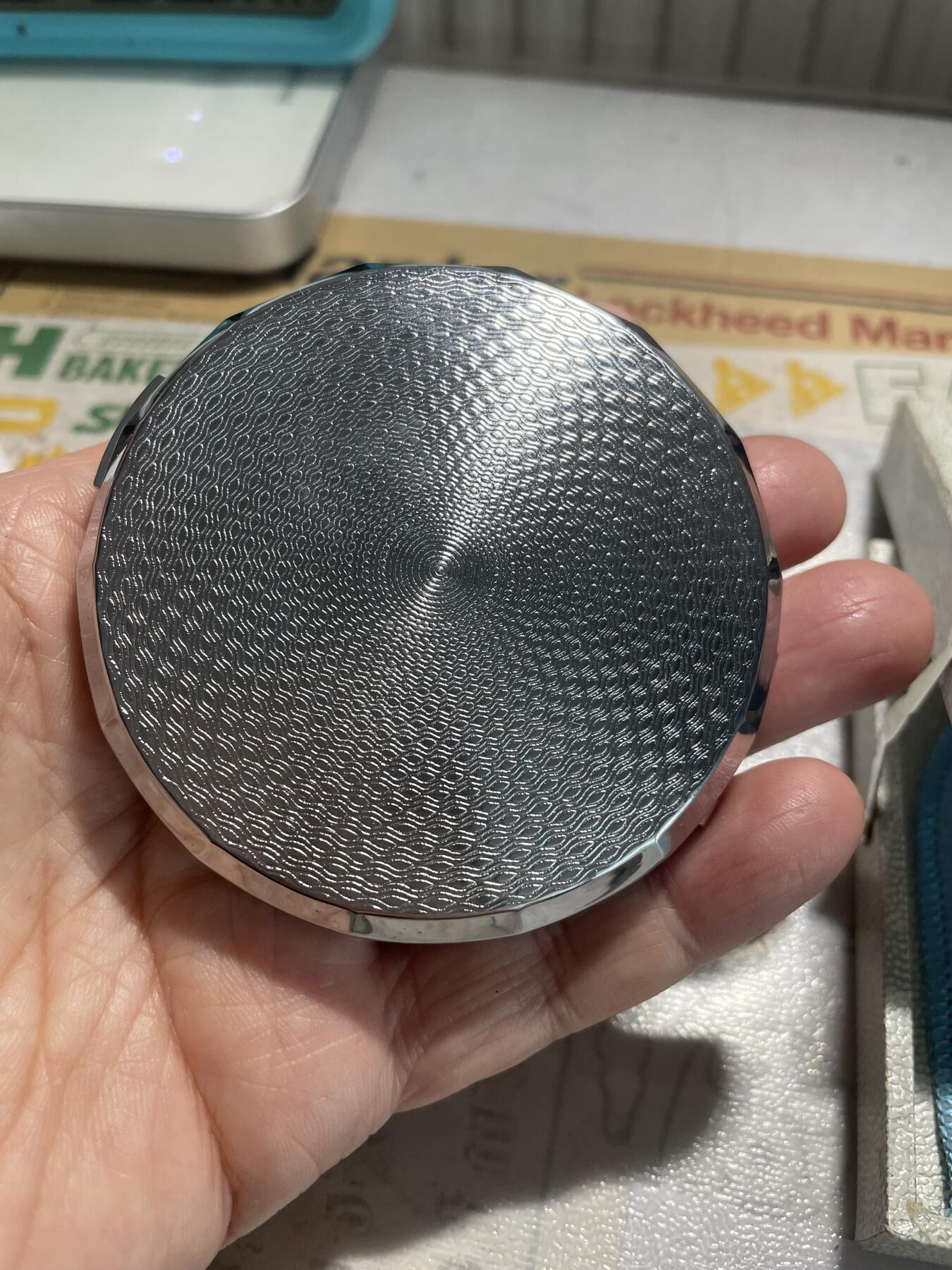 全新佐贺锦粉扑盒