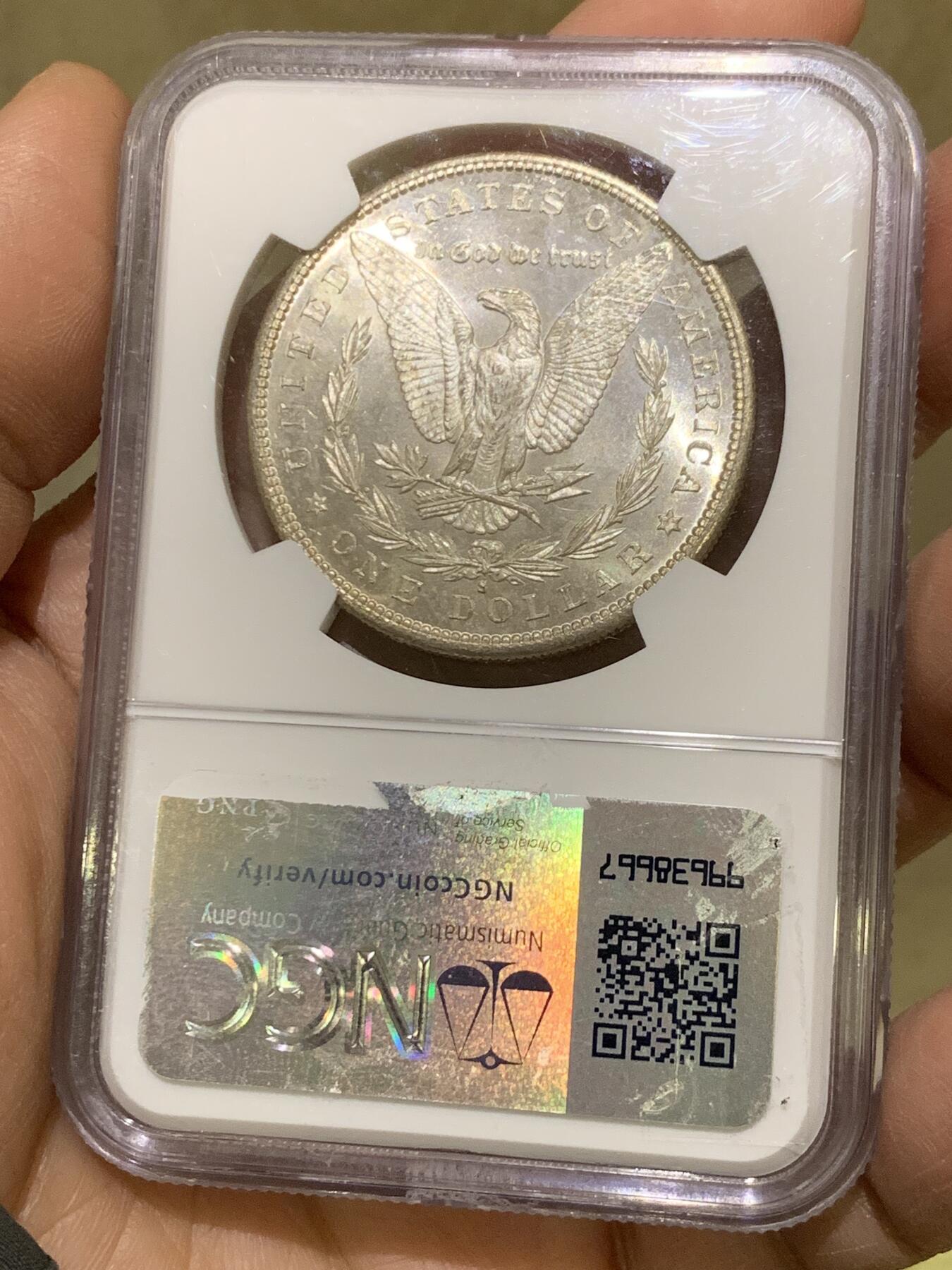 《竞宝斋》第475场 周日，周一 2场连拍 （全场包邮）欢迎送拍 NGC MS66 美国1881年S版摩根银币 银霜出厂状态 带有淡彩 观感极佳