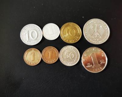 零零发外国硬币拍卖 无佣金 - 西德和东德一组