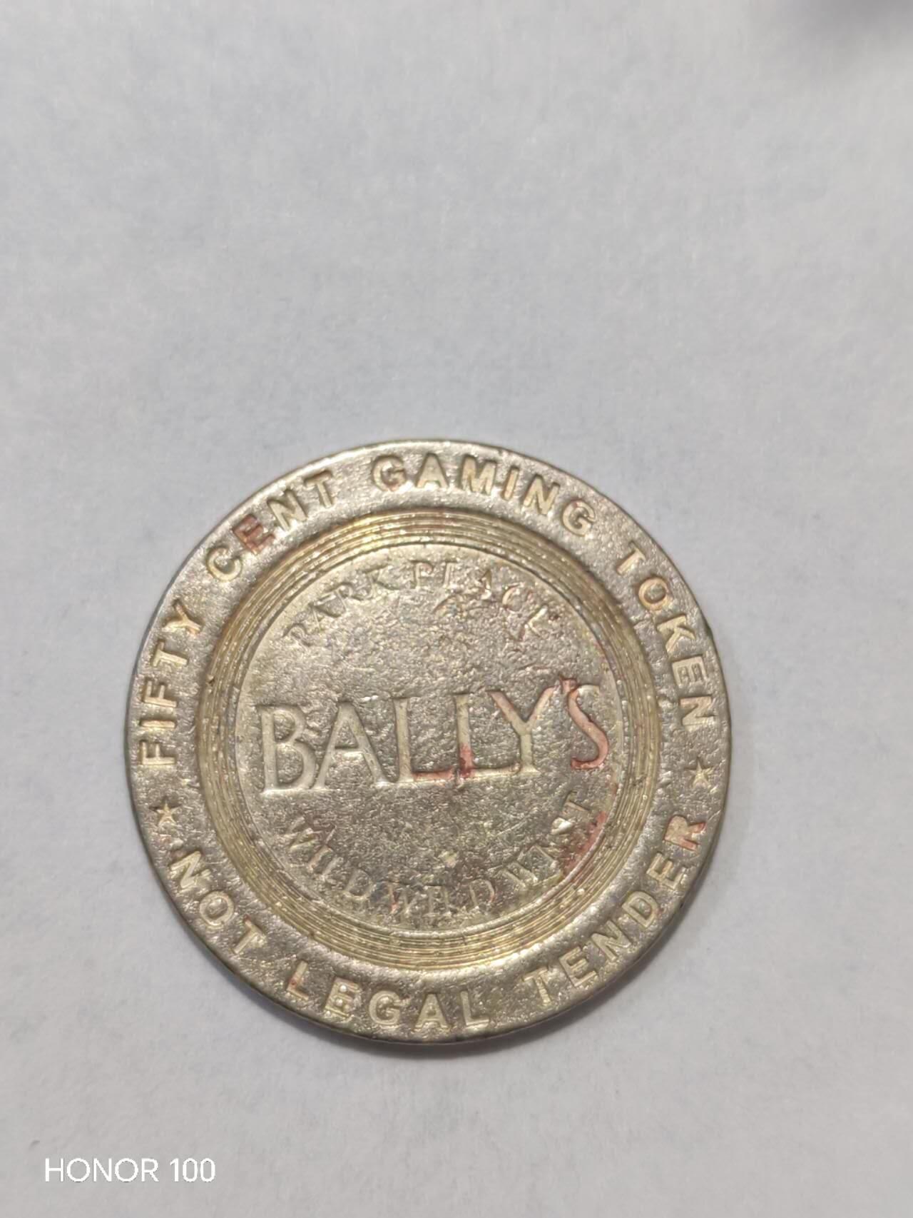 纪念章/纪念币 美国新泽西州大西洋城Bally's Park Place赌场的50美分（Fifty Cent）游戏代用币（Gaming Token），属于大西洋城老牌赌场的小额代币藏品。- 材质为铜镍合金（Cu-Ni），直径约27mm，符合大西洋城小额代币的标准规格
