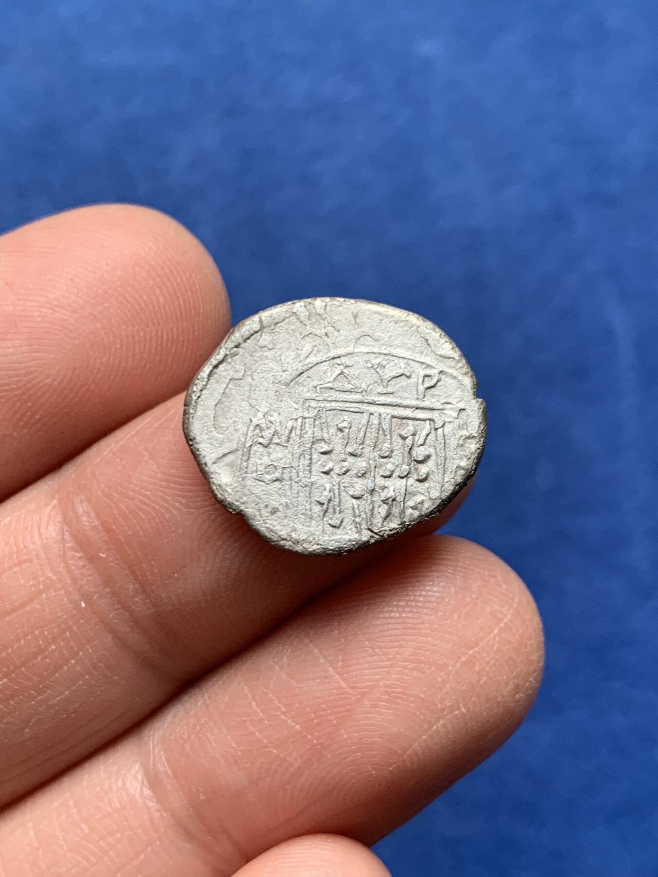 《竞宝斋》第475场 周日，周一 2场连拍 （全场包邮）欢迎送拍 古希腊 公元前250-200年 银币 阿波罗尼亚城 正面母牛舐犊 背面双排星盘 2.46克