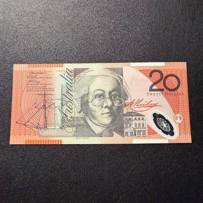 第16期 - 澳大利亚 2002年 20元 AA冠千位号无4全新unc