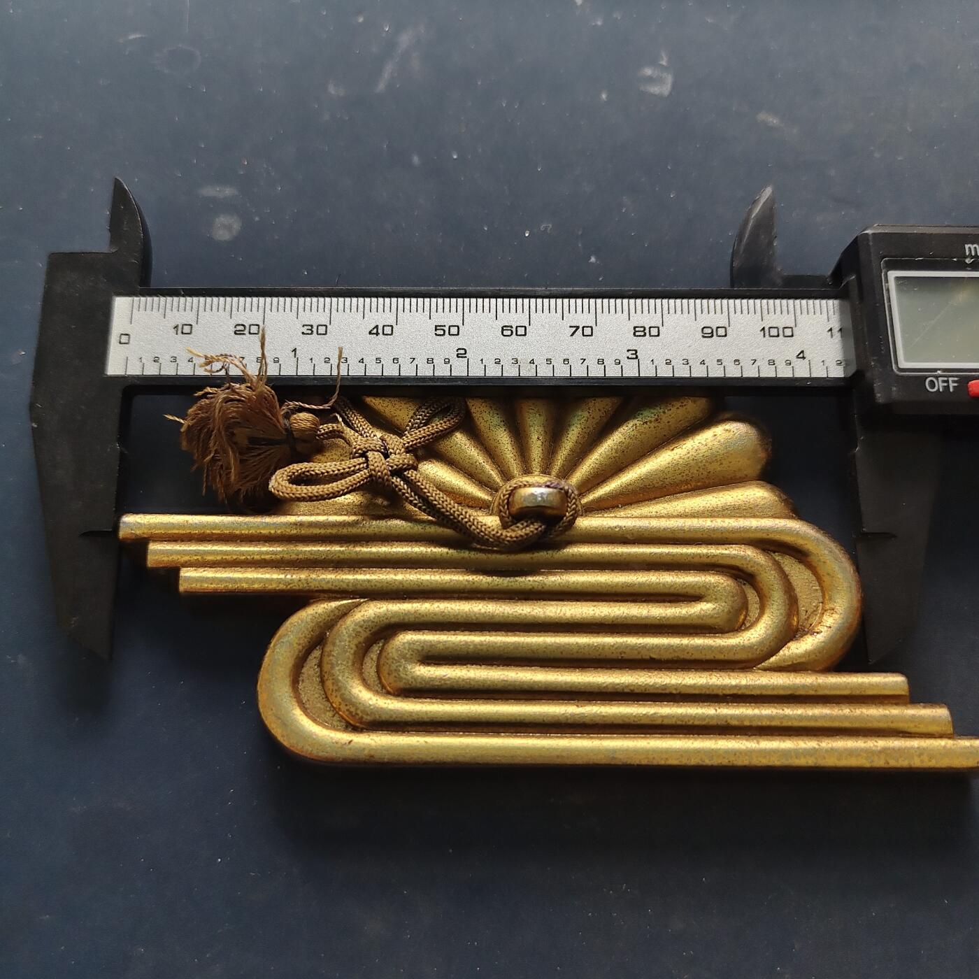 【全场包邮】纯粹捡漏拍516场【专场】 【纪念章】大寿山慈圣寺寒岩义尹禅师奉安异形纪念章