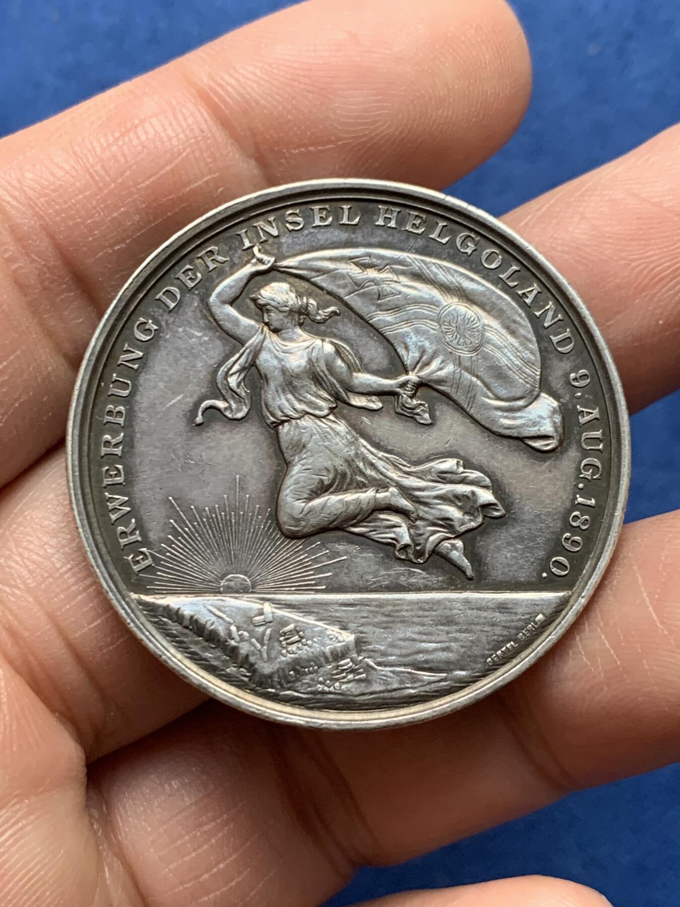 《竞宝斋》第475场 周日，周一 2场连拍 （全场包邮）欢迎送拍 1890年德国获得黑尔戈兰岛纪念银章 PL底板 20.15克 38.2mm