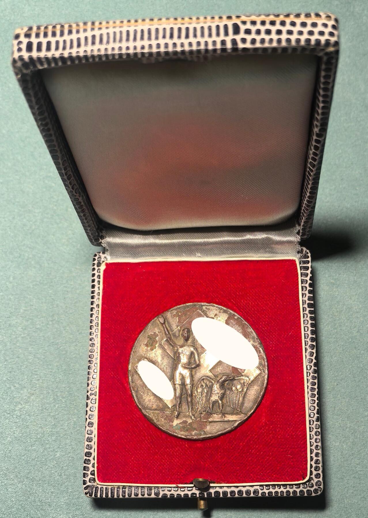 盛世勋华——号角文化勋章邮票专场拍卖第311期 德国（1939）纽伦堡集会纪念证章 大尺寸 极为少见带原盒