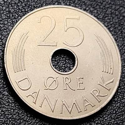 泉币菌-第217场-拍品多 请提前出价 - 1983年 丹麦25欧尔 中孔铜镍币 23毫米