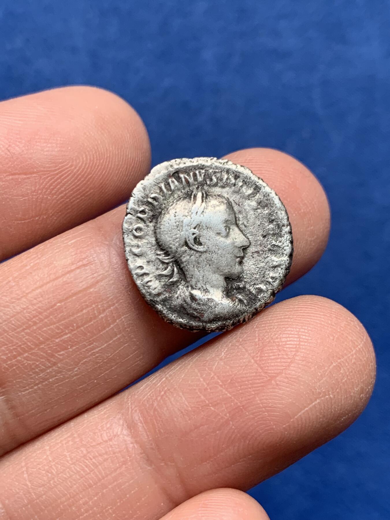 《竞宝斋》第475场 周日，周一 2场连拍 （全场包邮）欢迎送拍 罗马帝国菲利普一世一安东尼高银银币 3.15克