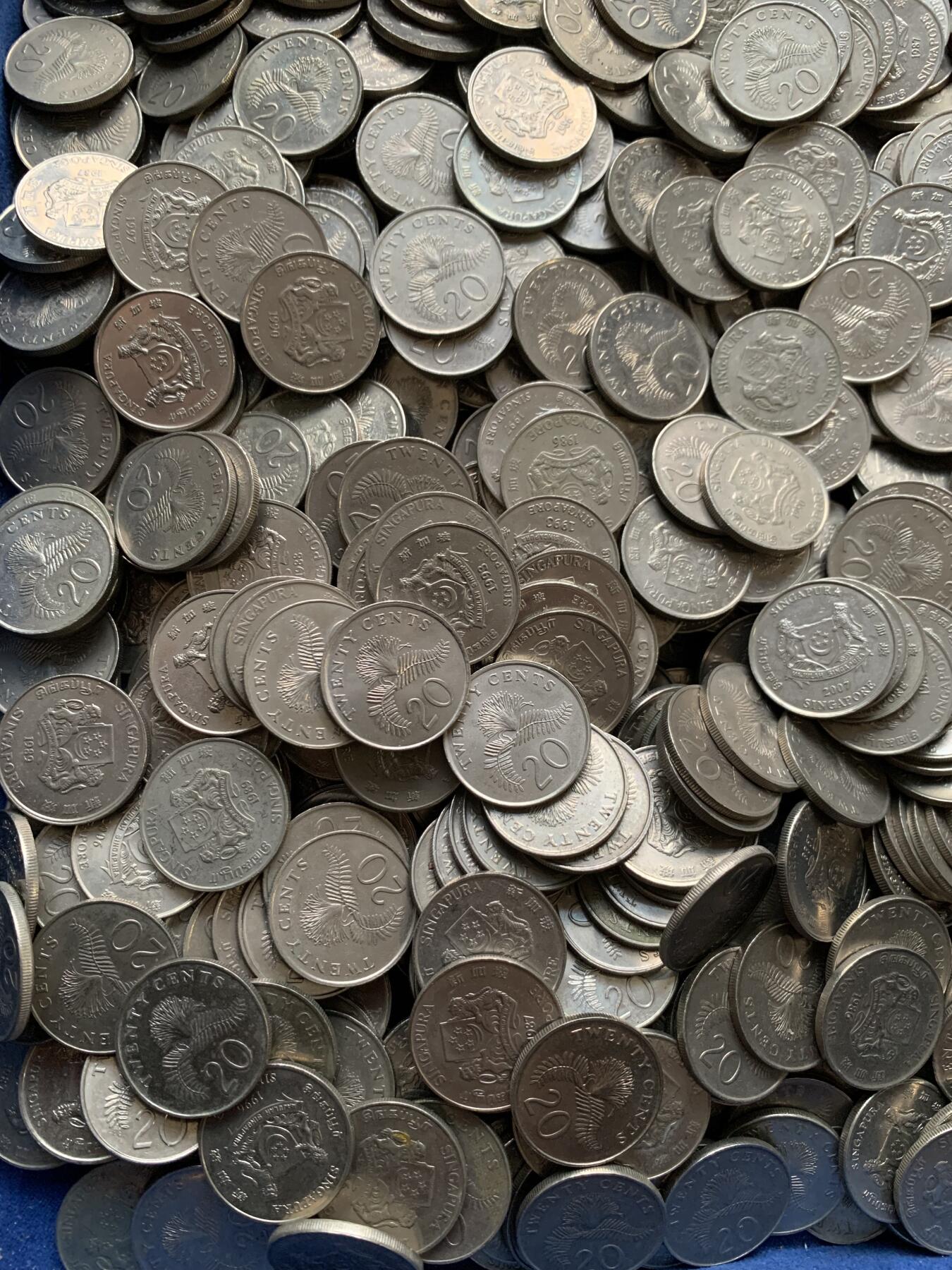 《竞宝斋》第475场 周日，周一 2场连拍 （全场包邮）欢迎送拍 新加坡零钱 20分1000枚硬币，重量4500克，一枚4.5克，面值200新加坡元！汇率值近千元人民币！