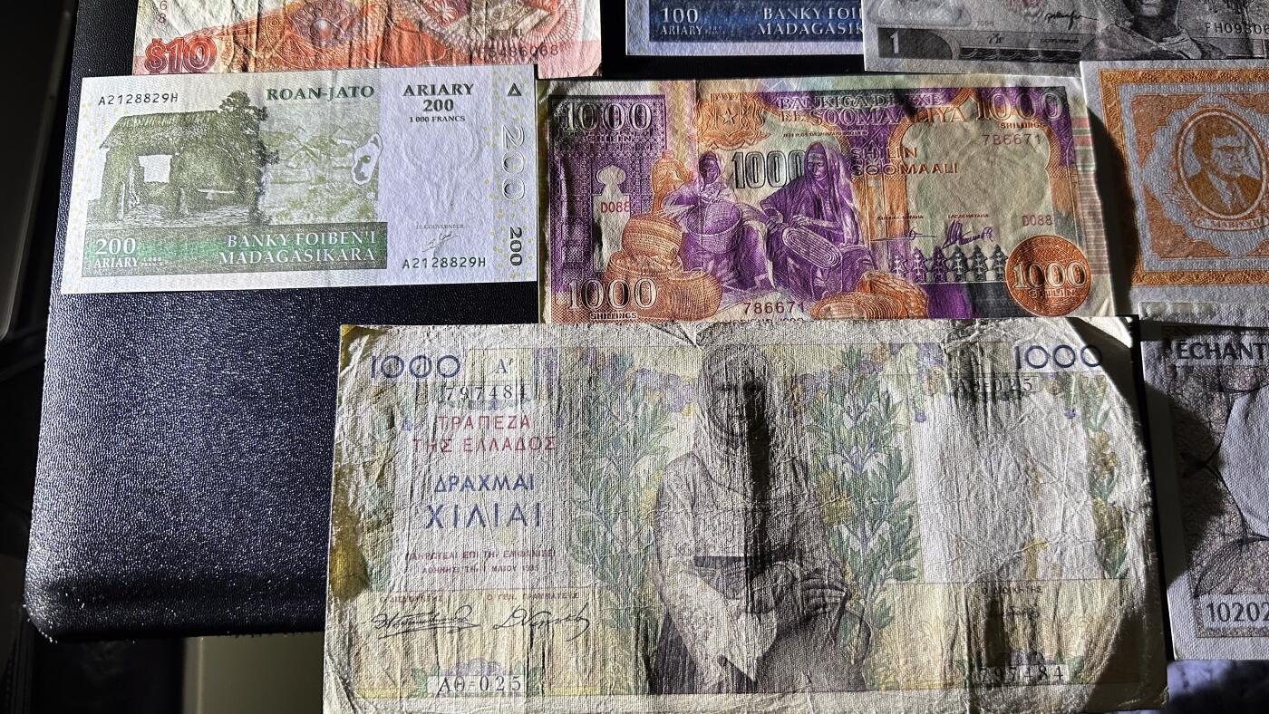 《外钞收藏家》第六百二十二期（精品场）（长期征集拍品、欢迎藏友们联系合作） 亚美尼亚、菲律宾、法国等20张一起 非全新 品相如图