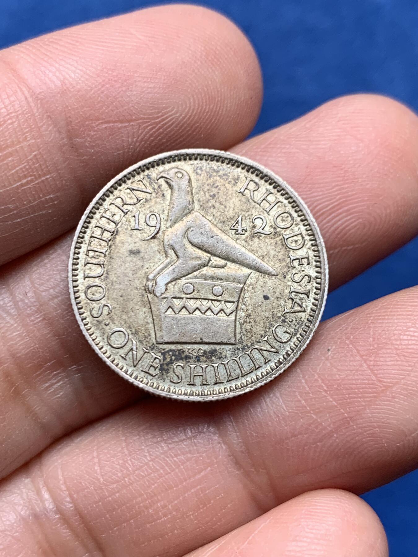 《竞宝斋》第475场 周日，周一 2场连拍 （全场包邮）欢迎送拍 南罗德西亚1942年乔治六世1先令银币 高银年份 包浆漂亮