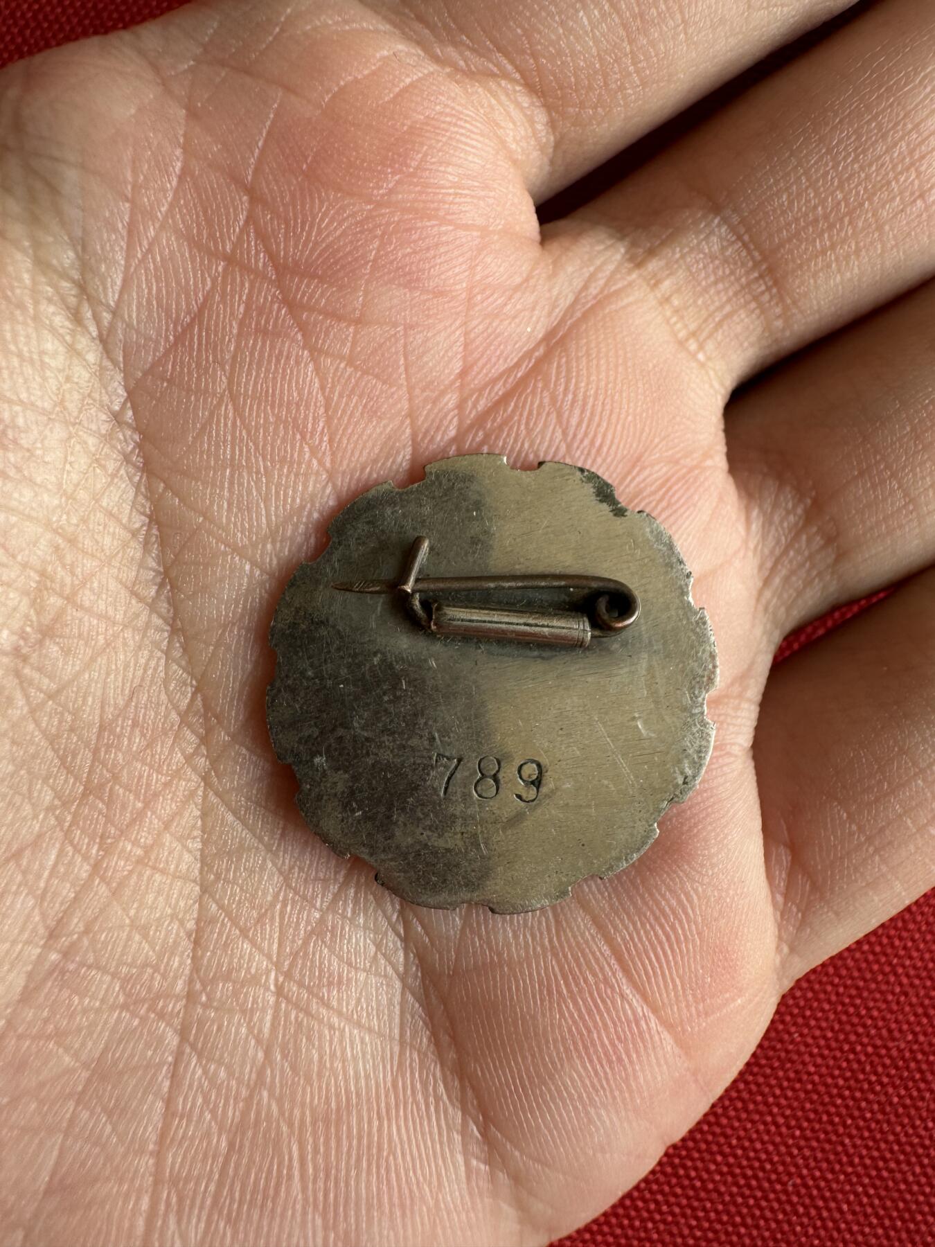 五哥徽章群   29号周日晚上八点4群联拍 名家