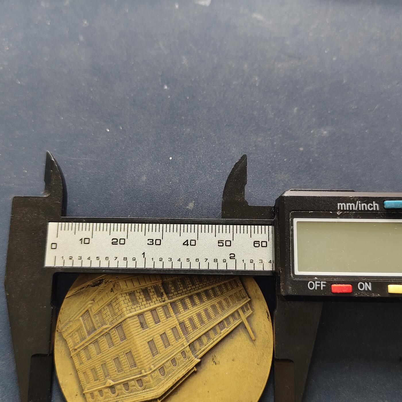 【全场包邮】纯粹捡漏拍516场【专场】 【纪念章】日本大正十五年万苹社新建筑落成纪念章