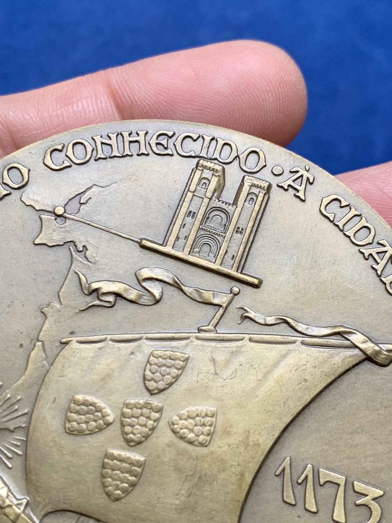 《竞宝斋》第475场 周日，周一 2场连拍 （全场包邮）欢迎送拍 葡萄牙铜章 1973年 里斯本城市主保圣文森特800周年 直径68.7mm 重量143.05g 高浮雕