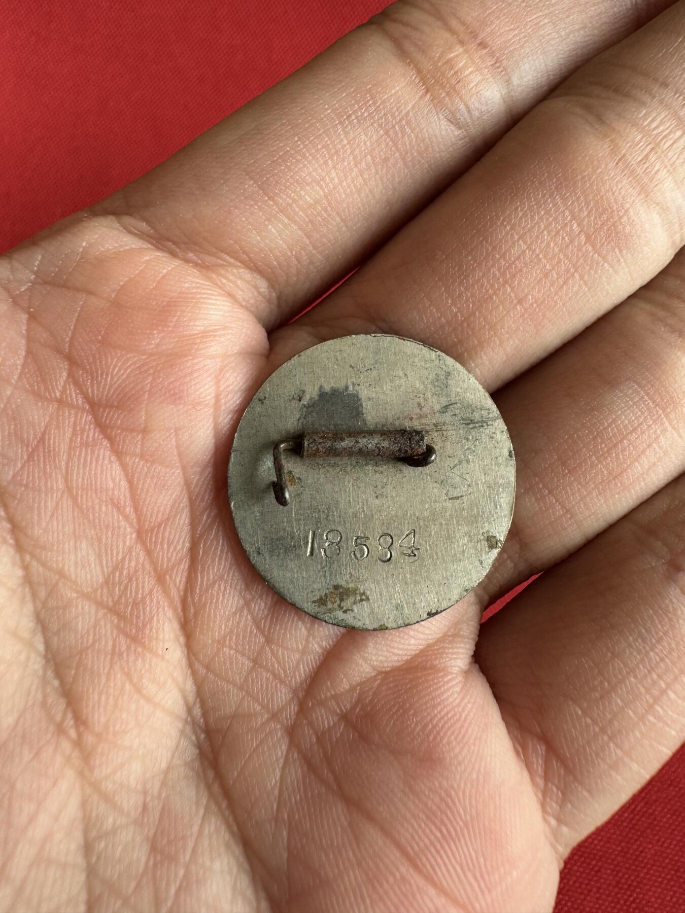 五哥徽章群   29号周日晚上八点4群联拍 铜章