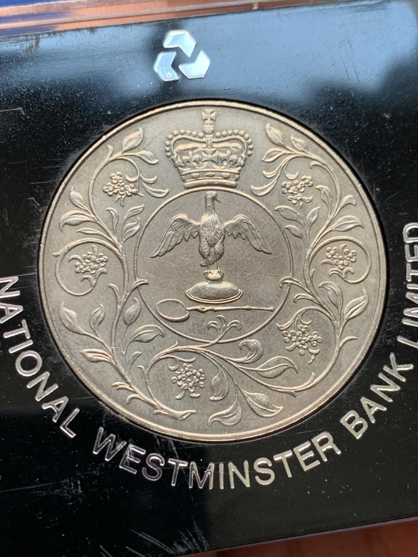 《竞宝斋》第475场 周日，周一 2场连拍 （全场包邮）欢迎送拍 盒装 英国1977年伊丽莎白二世登基25周年（银禧）25便士纪念币（克朗型）