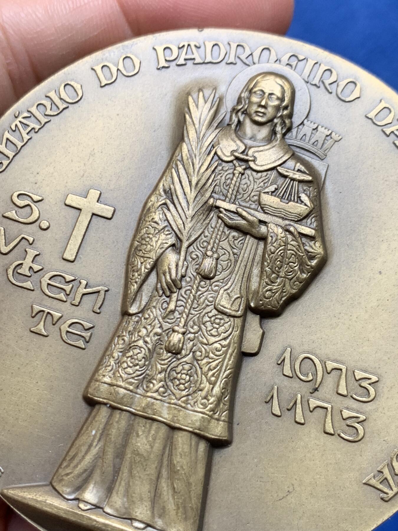 《竞宝斋》第475场 周日，周一 2场连拍 （全场包邮）欢迎送拍 葡萄牙铜章 1973年 里斯本城市主保圣文森特800周年 直径68.7mm 重量143.05g 高浮雕