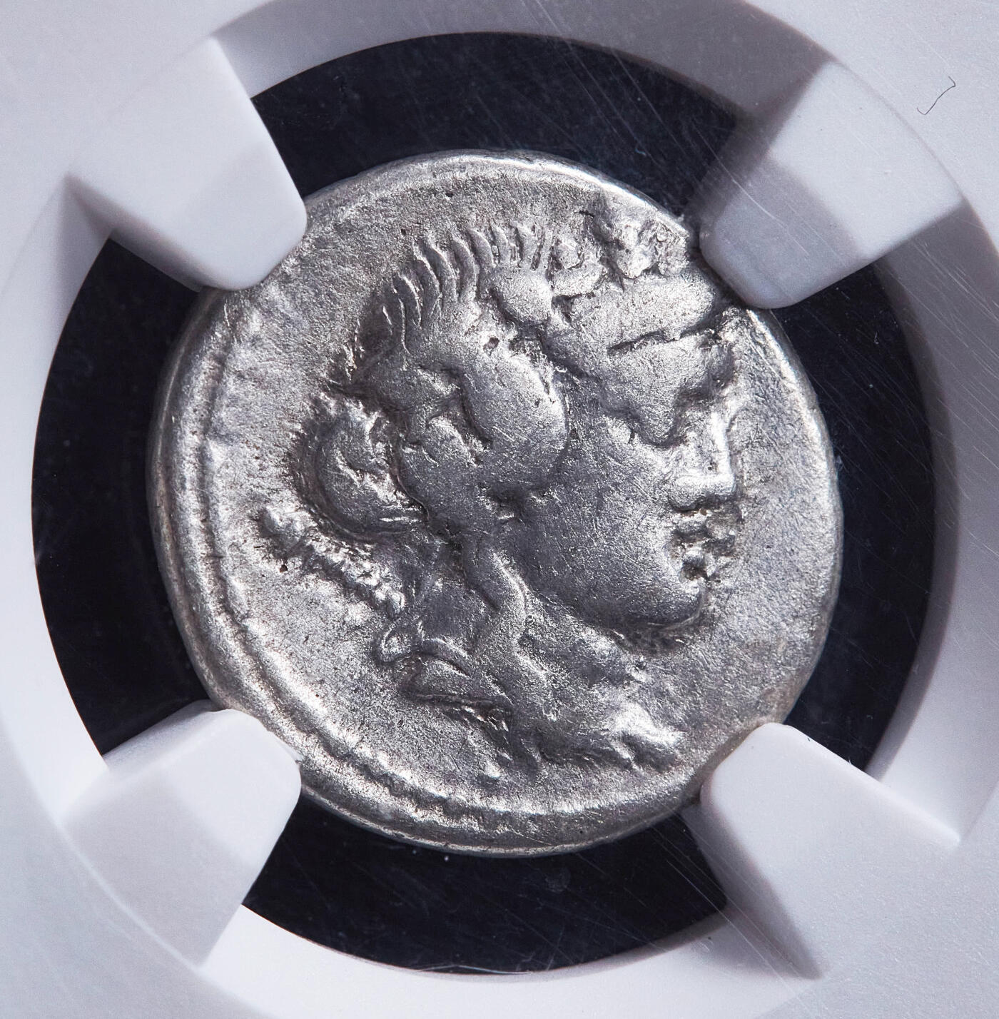 【俄甄集藏】2026年(050)04-01星期三 晚 19:30 全场包邮 古罗马共和国公元前78年1第纳尔酒神兄妹银币，NGC ChF(Str 5/5, Sur 3/5)，罗马造币厂打制，正面是头戴葡萄藤冠的酒神面右像，背面酒神的妹妹主管酒、农业和生育的女神利柏拉，又称普洛塞庇娜，稀少品种